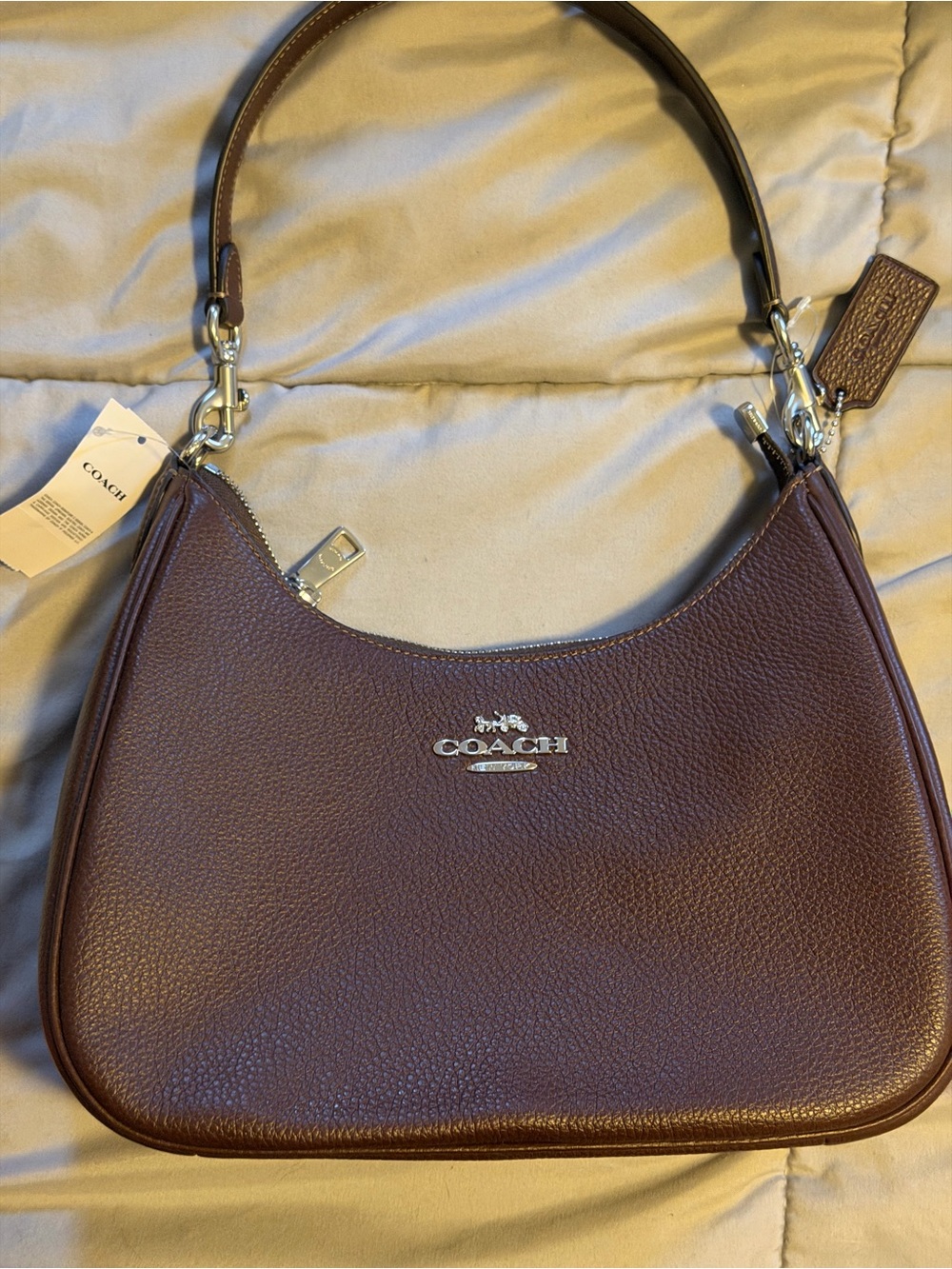 NWT Coach Teri Hobo Bag – Maple Pebbled Leather ✨